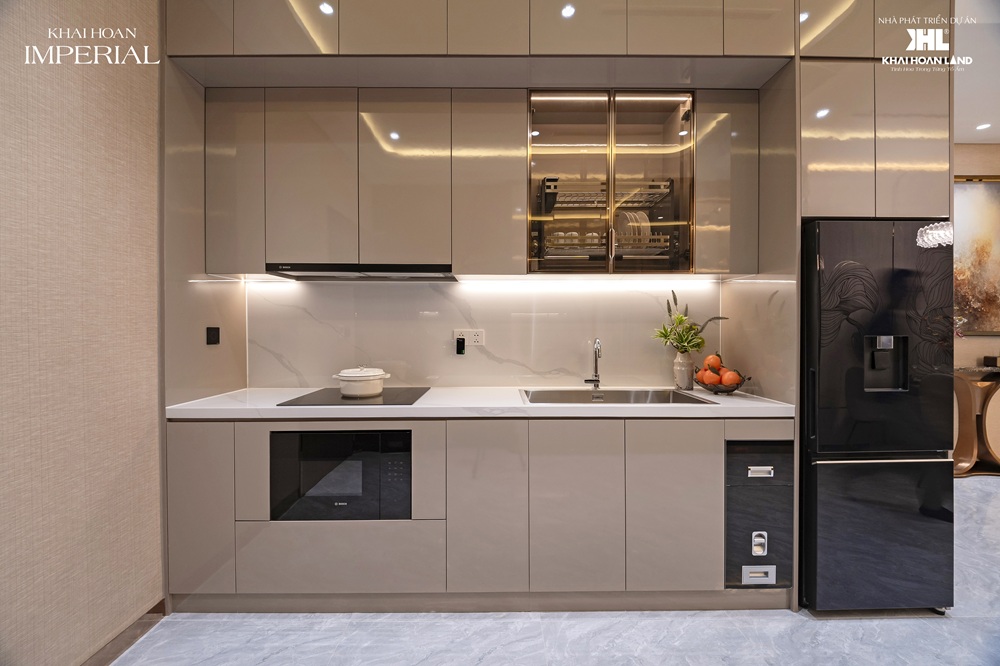 Tiêu chuẩn bàn giao Khải Hoàn Imperial: Đẳng cấp từ Bosch, Duravit, Grohe 1 Khu bếp trong tiêu chuẩn bàn giao Khải Hoàn Imperial sử dụng đồng bộ thiết bị Bosch, thiết kế liền khối sang trọng