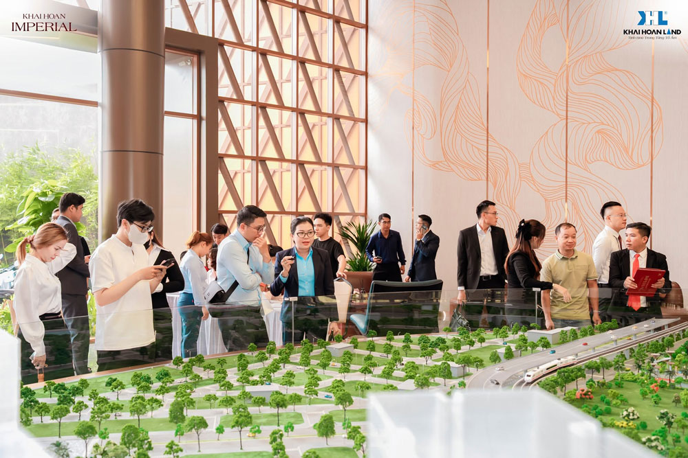 Việc đối chiếu quy hoạch và trải nghiệm nhà mẫu giúp người trẻ lựa chọn căn hộ đúng nhu cầu